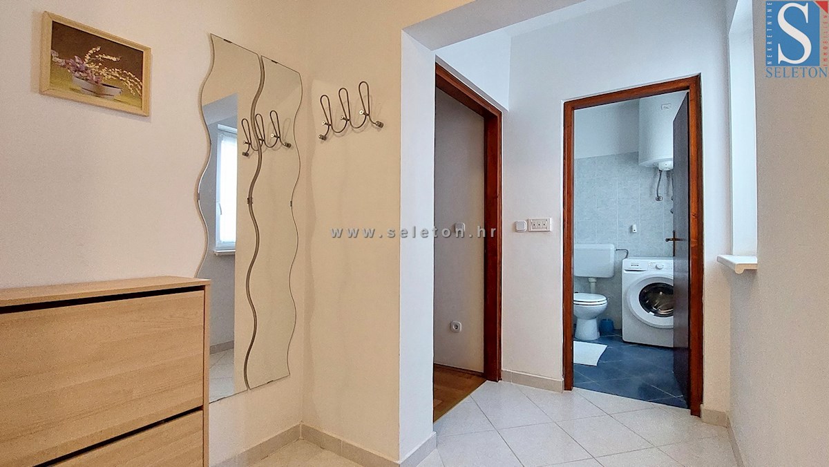 Istria, appartamento ammobiliato a Poreč-Parenzo, 68 m2, 600 m dal mare/spiaggia