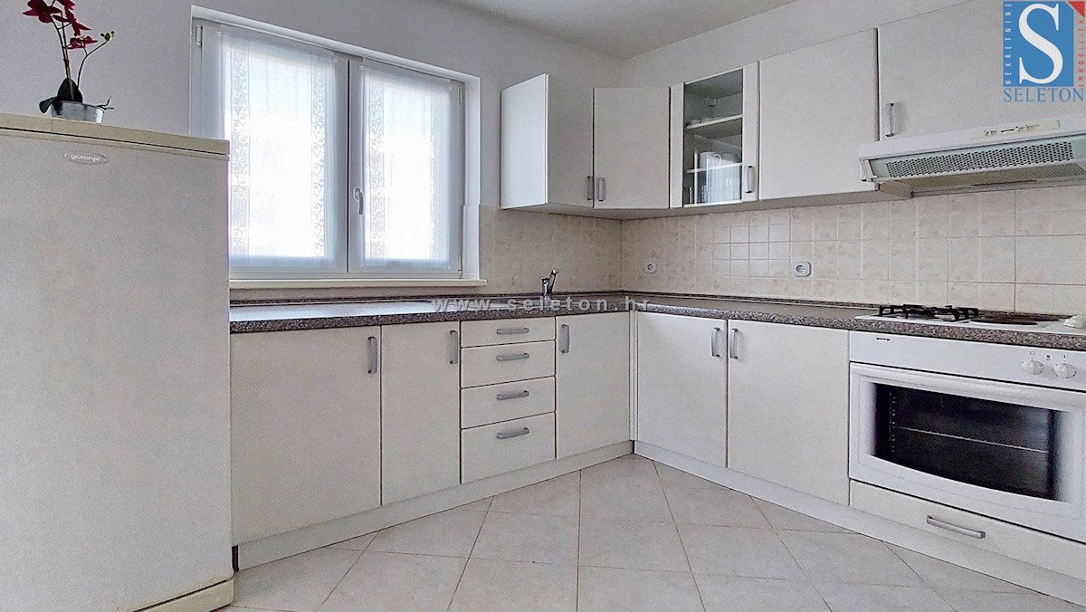 Istria, appartamento ammobiliato a Poreč-Parenzo, 68 m2, 600 m dal mare/spiaggia