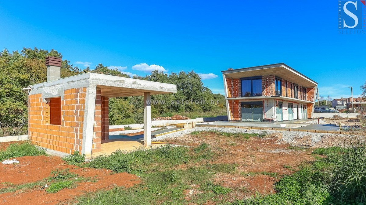 Moderna casa indipendente di 243 m2 con piscina di 36 m2 nelle vicinanze di Poreč-Parenzo - in costruzione