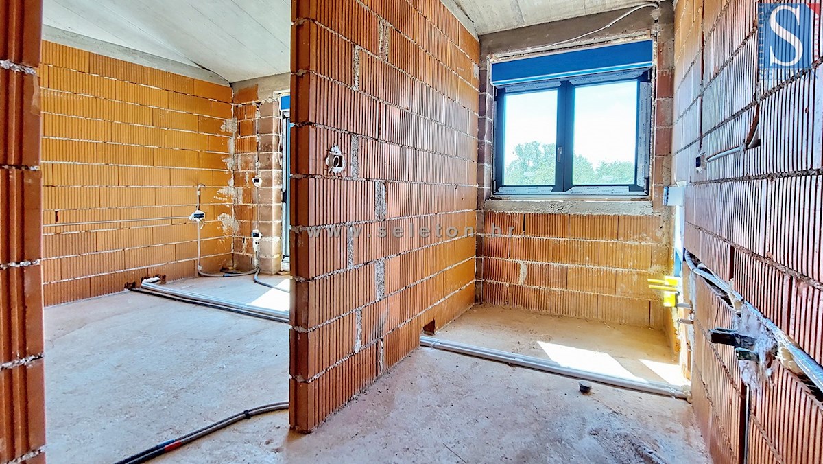 Casa indipendente di 169 m2 con piscina in costruzione