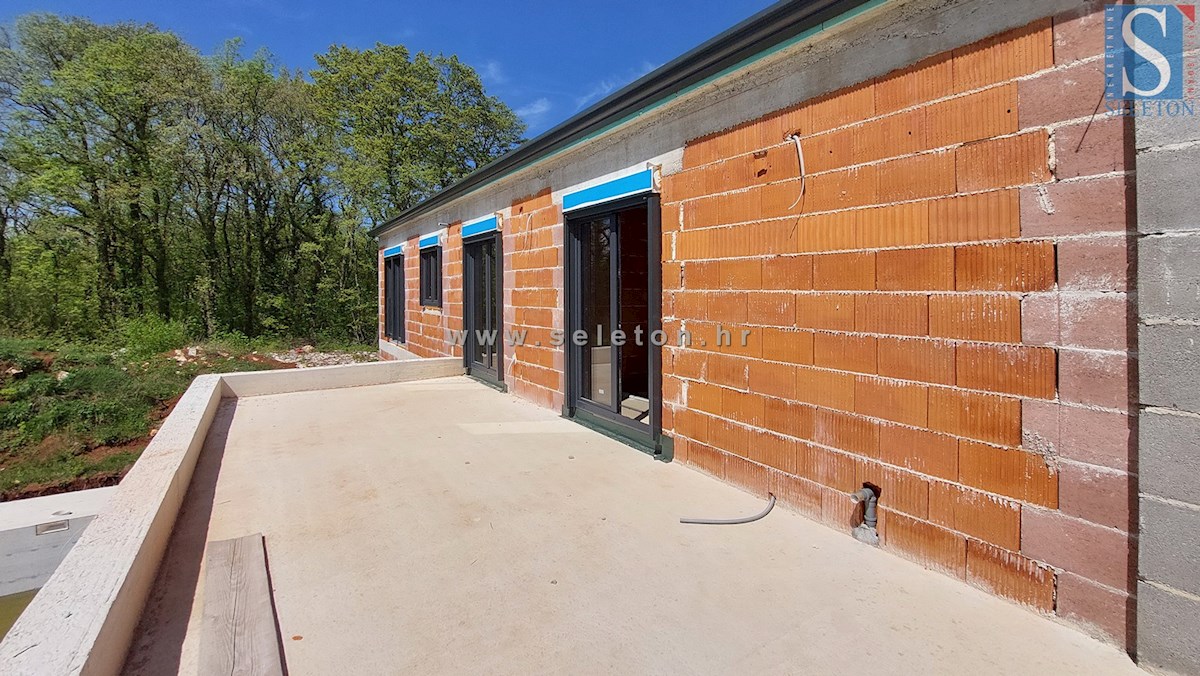 Casa indipendente di 169 m2 con piscina in costruzione