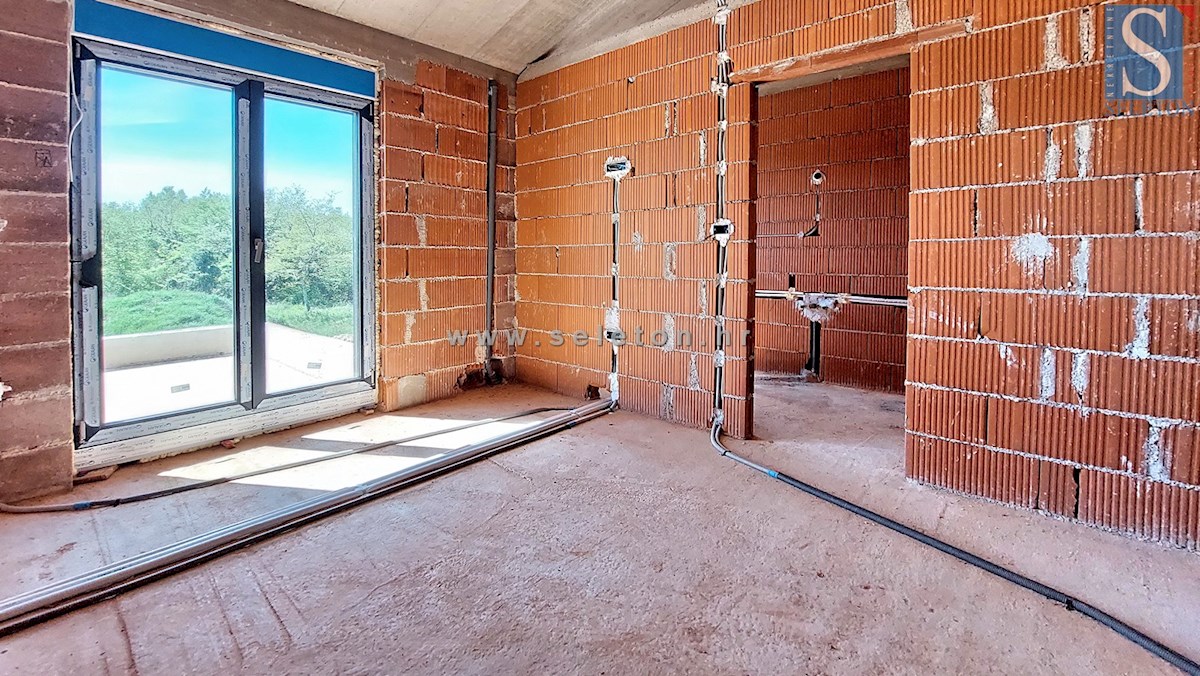 Casa indipendente di 169 m2 con piscina in costruzione