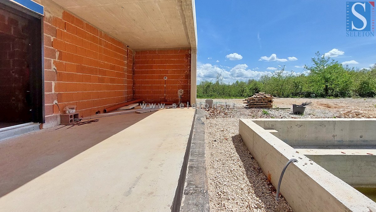 Casa indipendente di 169 m2 con piscina in costruzione