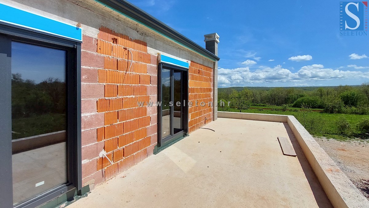 Casa indipendente di 169 m2 con piscina in costruzione