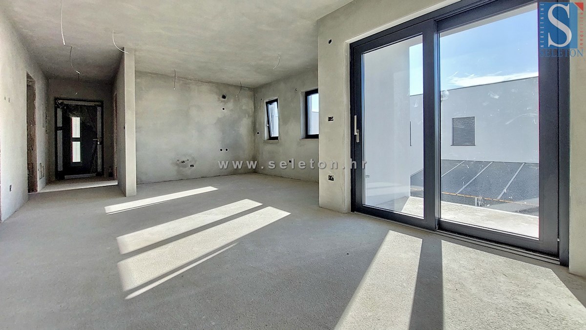 Nuovo appartamento di 66 m2 a Poreč-Parenzo, 1° piano - in costruzione