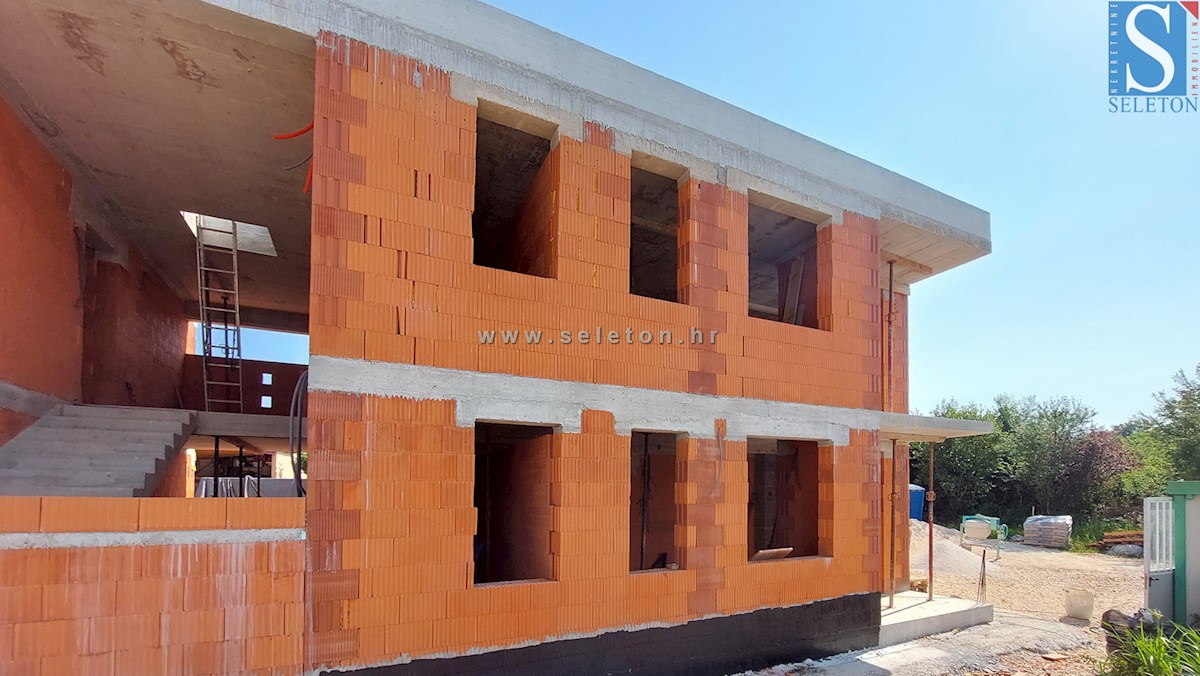 Nuovo appartamento di 66 m2 a Poreč-Parenzo, 1° piano - in costruzione