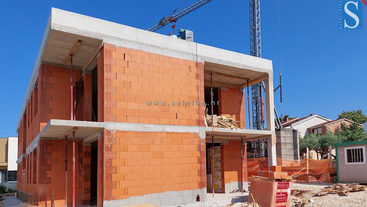 Nuovo appartamento di 66 m2 a Poreč-Parenzo, 1° piano - in costruzione