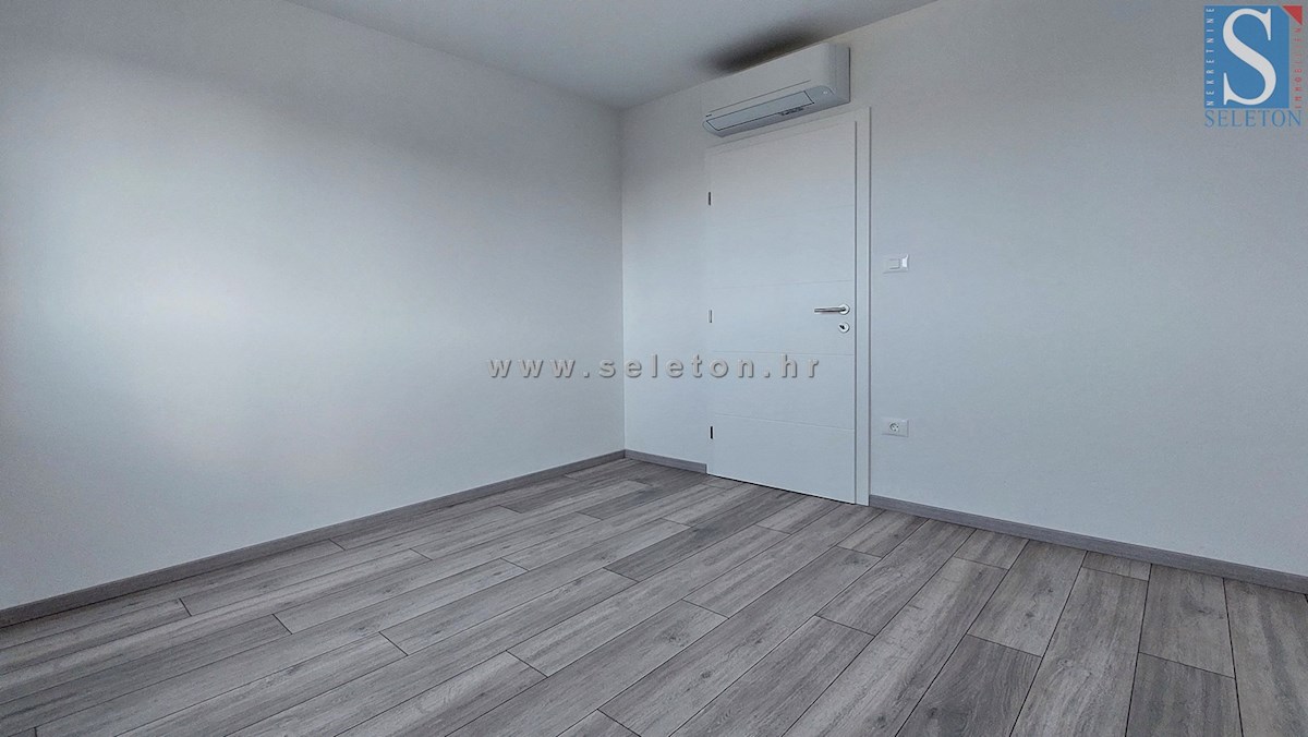 Nuovo appartamento di 67 m2 con vista mare, ASCENSORE, 2 posti auto