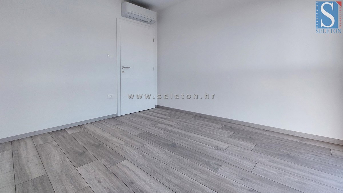 Nuovo appartamento di 67 m2 con vista mare, ASCENSORE, 2 posti auto