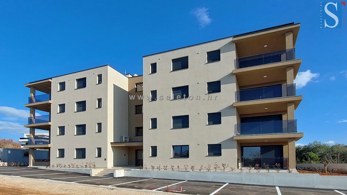 Nuovo appartamento di 67 m2 con vista mare, ASCENSORE, 2 posti auto