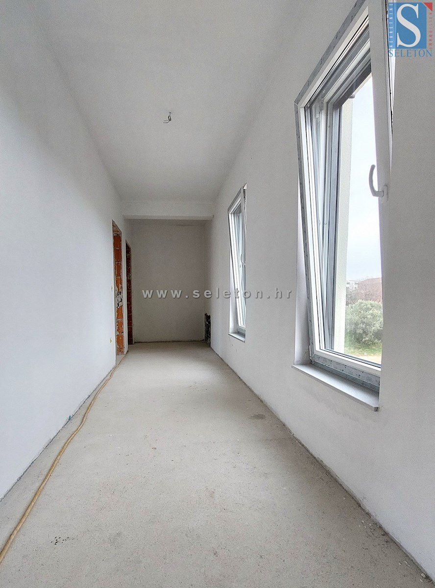 Istria, Poreč-Parenzo, nuovo appartamento di 161 m2, 2° piano, vista mare, a circa 800 m dal mare (in linea d'aria)