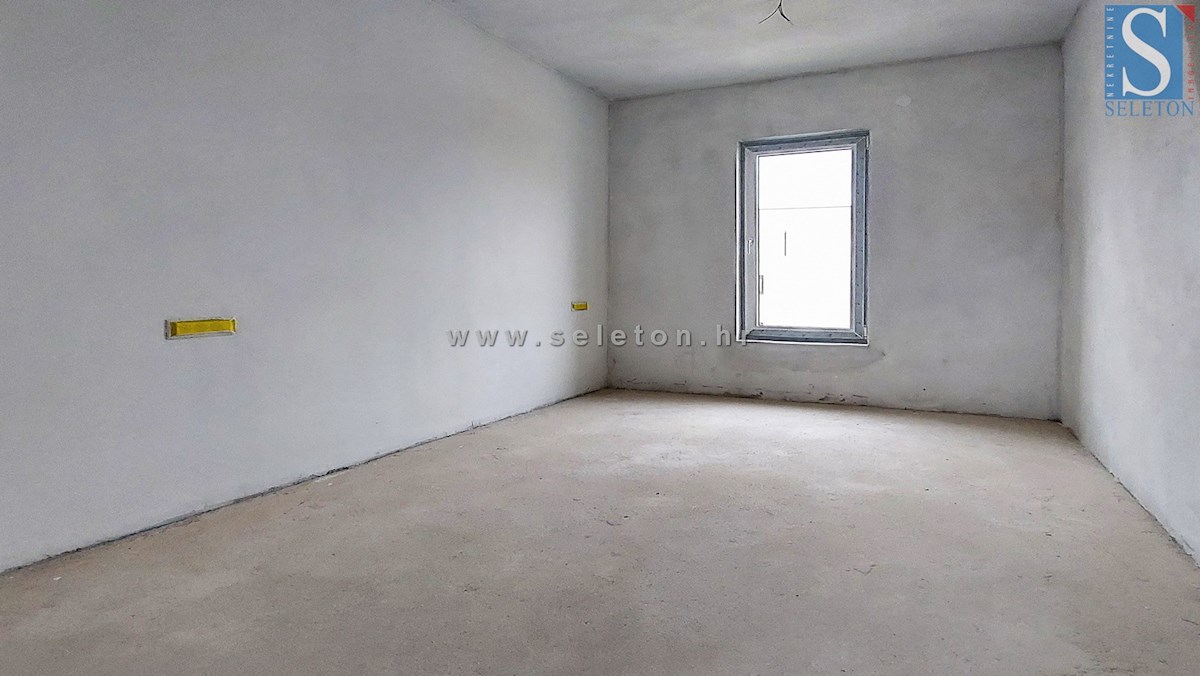 Poreč-Parenzo, nuovo appartamento di 91 m2, 1° piano, a circa 800 m dal mare (in linea d'aria)