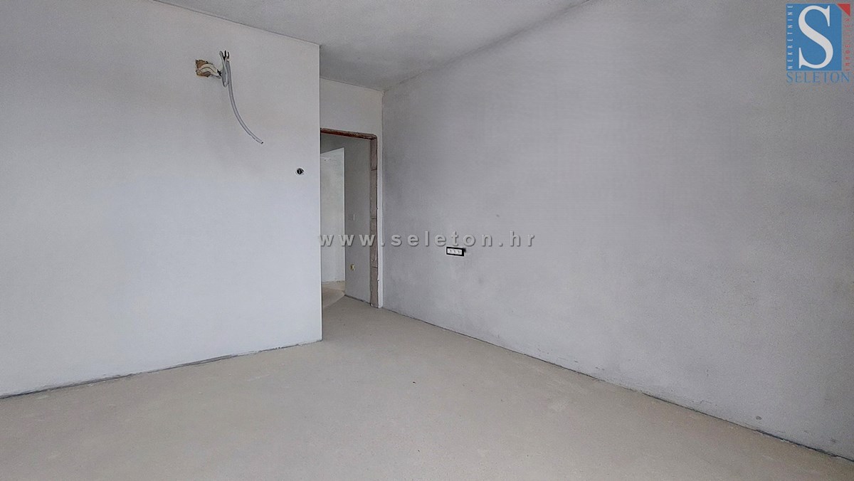 Poreč-Parenzo, nuovo appartamento di 91 m2, 1° piano, a circa 800 m dal mare (in linea d'aria)