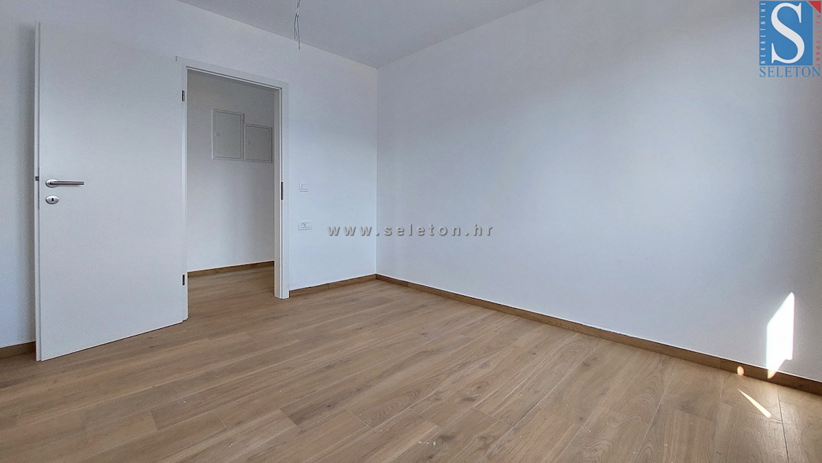 Nuovo appartamento di 64 m2 nelle vicinanze di Poreč-Parenzo, 1° piano