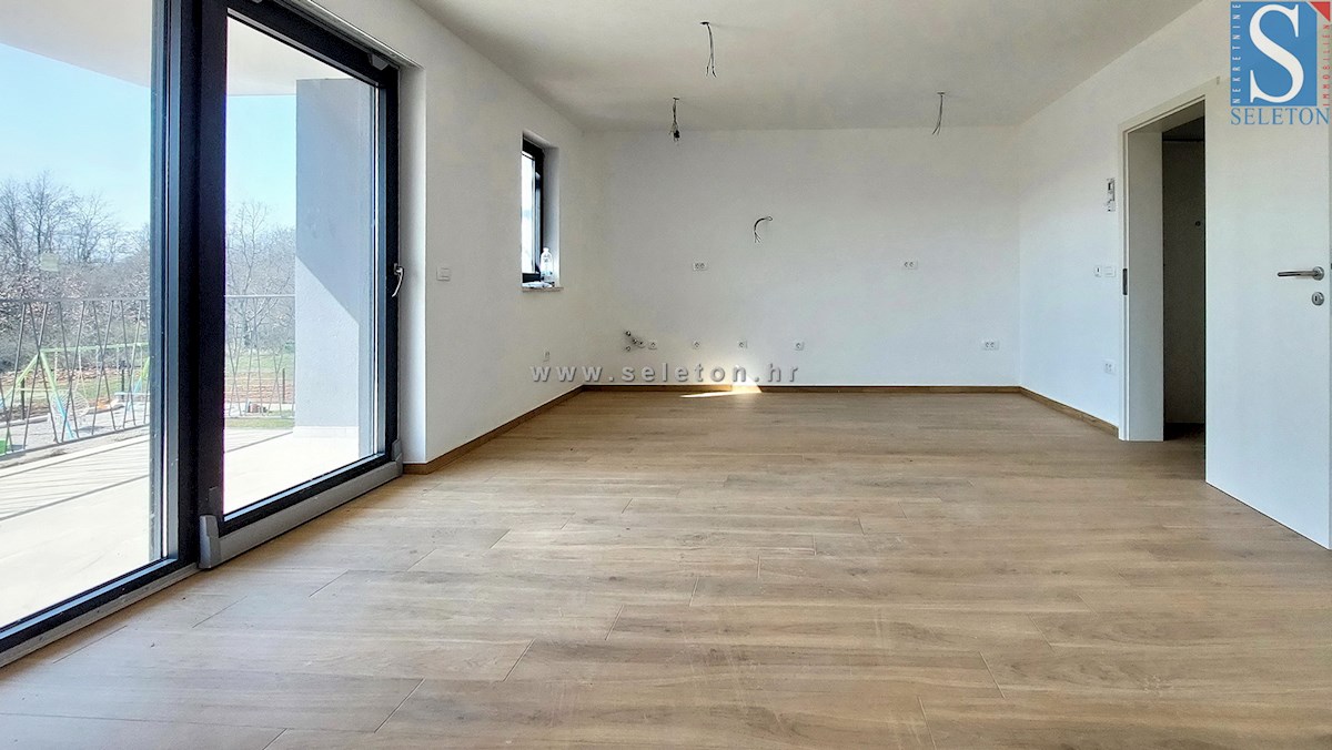 Nuovo appartamento di 64 m2 nelle vicinanze di Poreč-Parenzo, 1° piano