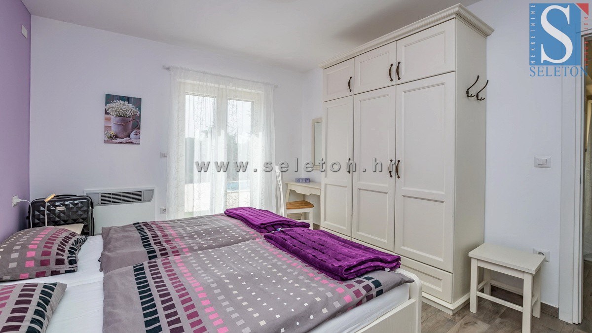 Poreč-Parenzo - dintorni, casa indipendente di 130 m2 con piscina