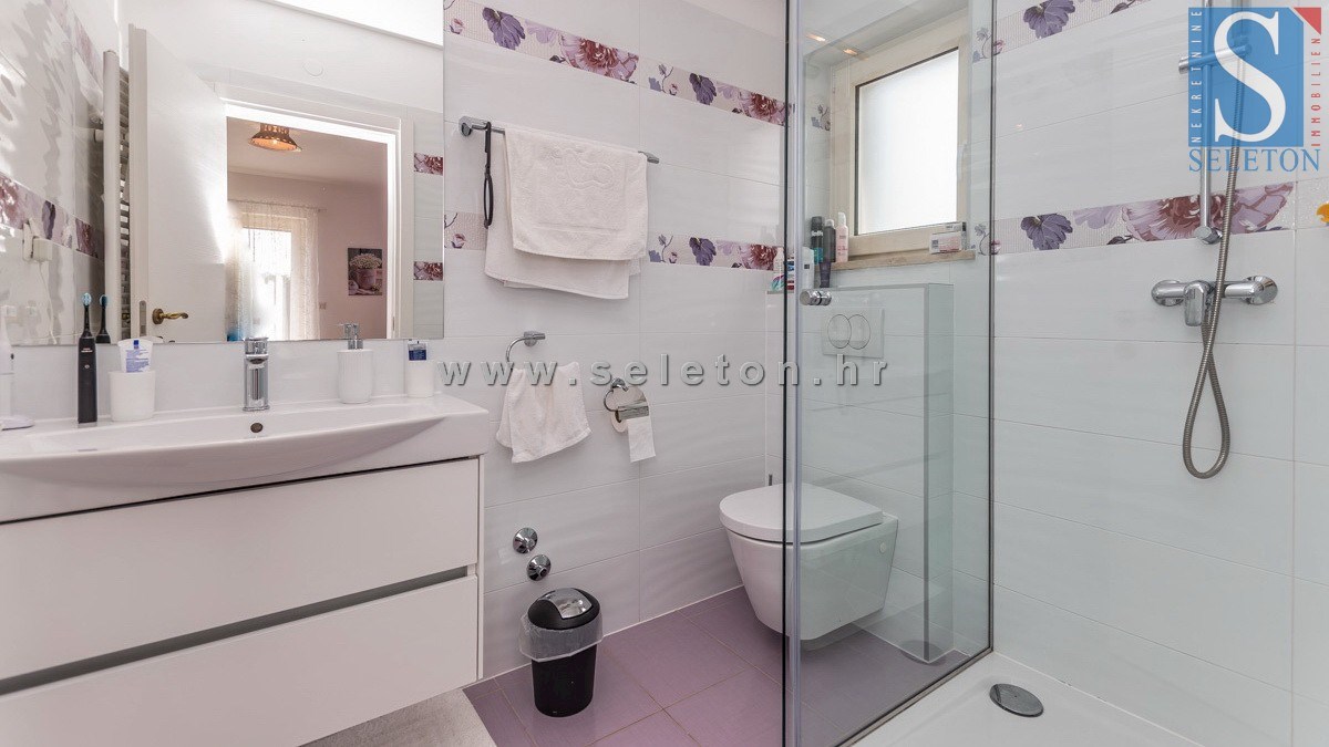 Poreč-Parenzo - dintorni, casa indipendente di 130 m2 con piscina