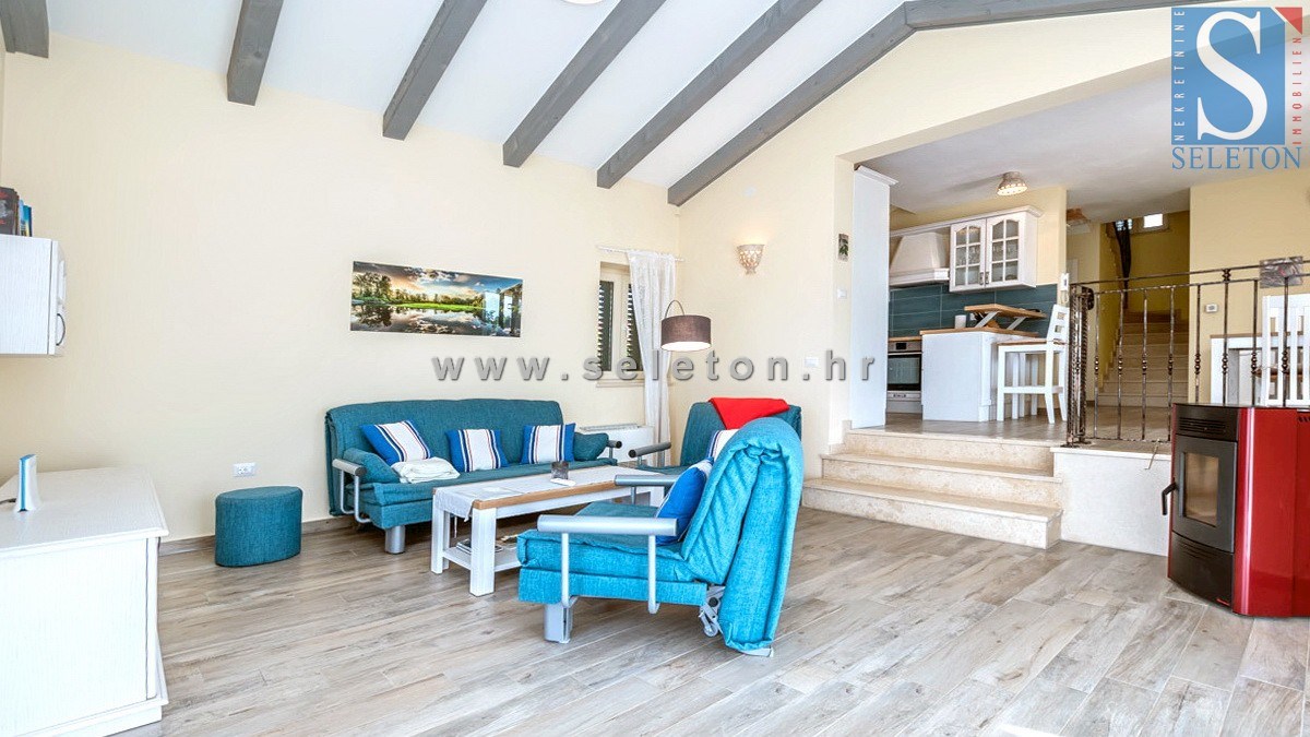 Poreč-Parenzo - dintorni, casa indipendente di 130 m2 con piscina