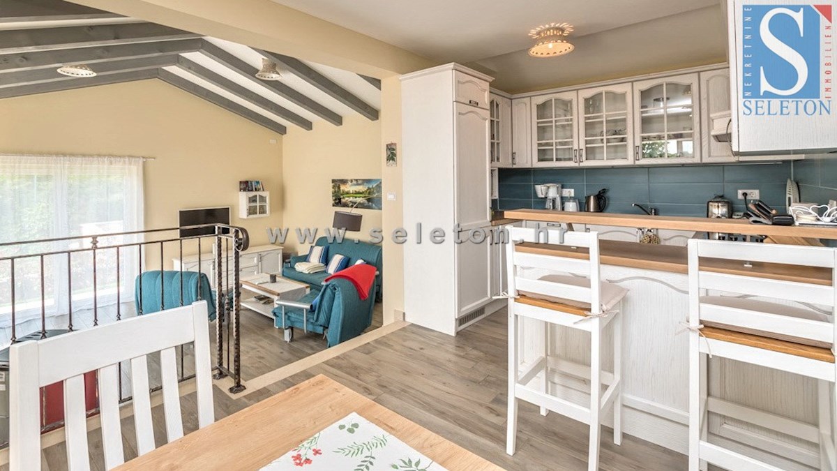 Poreč-Parenzo - dintorni, casa indipendente di 130 m2 con piscina