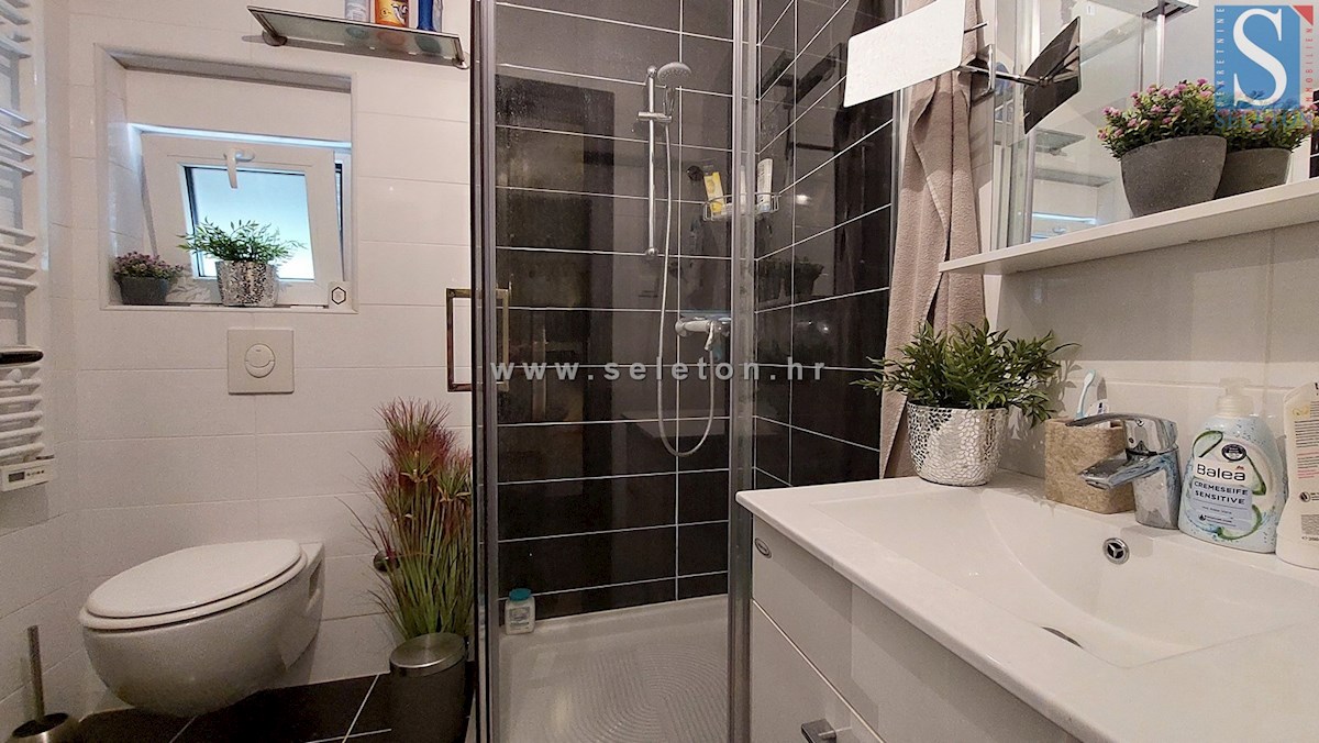 Funtana, appartamento arredato su due piani di 76 m2