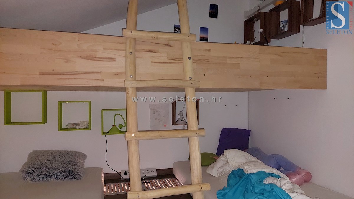 Funtana, appartamento arredato su due piani di 76 m2