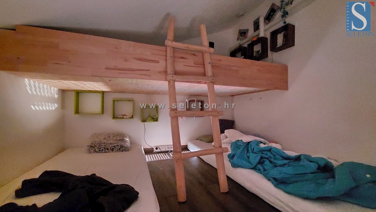 Funtana, appartamento arredato su due piani di 76 m2