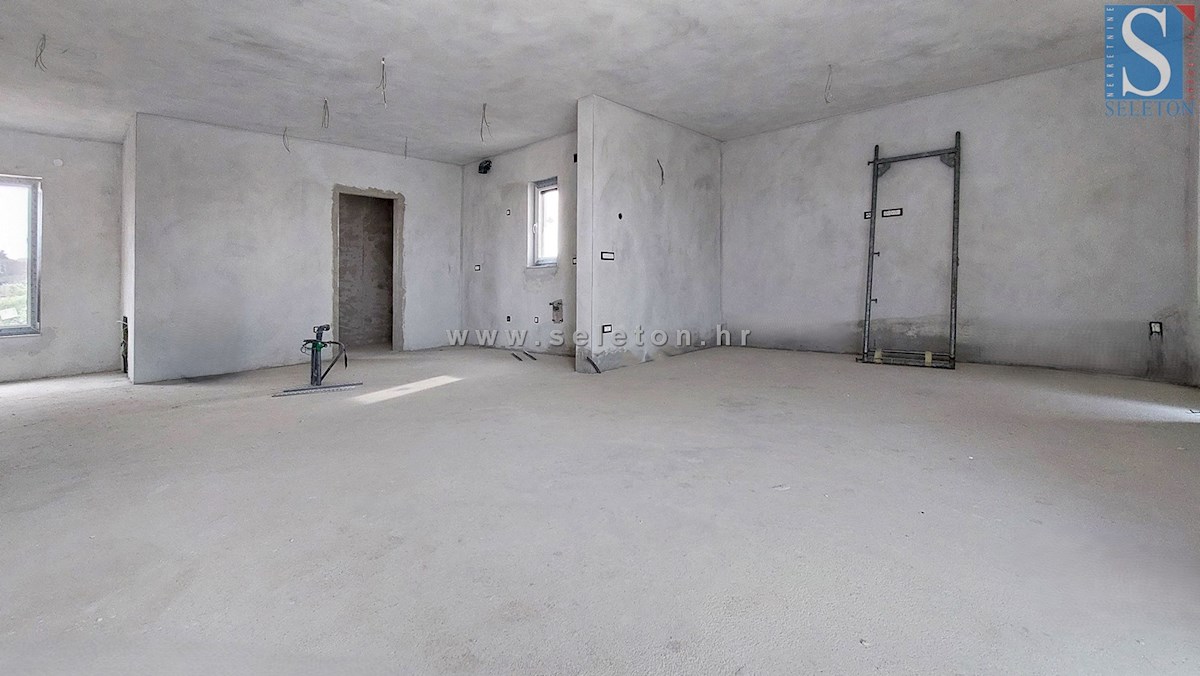 Istria, Poreč-Parenzo, nuovo appartamento di 161 m2, 2° piano, vista mare, a circa 800 m dal mare (in linea d'aria)