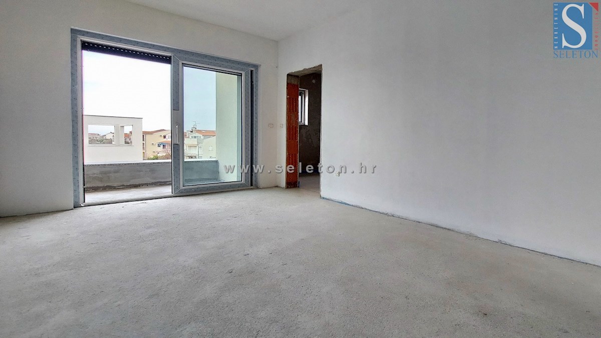 Istria, Poreč-Parenzo, nuovo appartamento di 161 m2, 2° piano, vista mare, a circa 800 m dal mare (in linea d'aria)