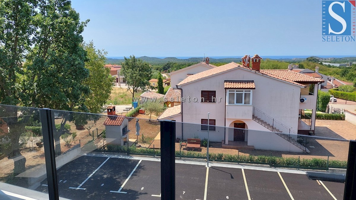 Nuovo appartamento nelle vicinanze di Parenzo di 82 m2 con vista sul mare