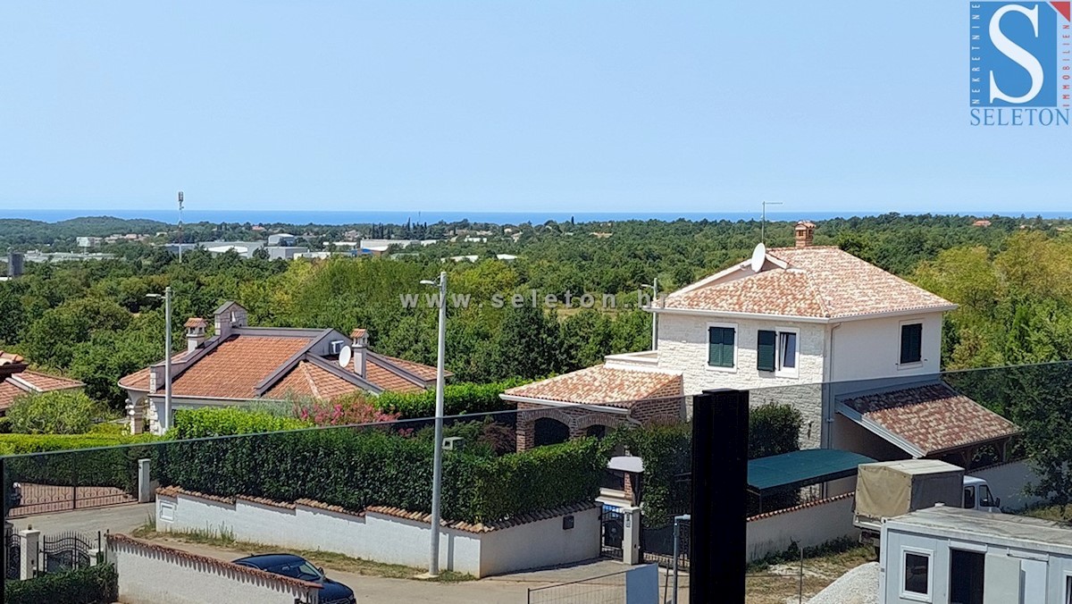 Nuovo appartamento nelle vicinanze di Parenzo di 82 m2 con vista sul mare