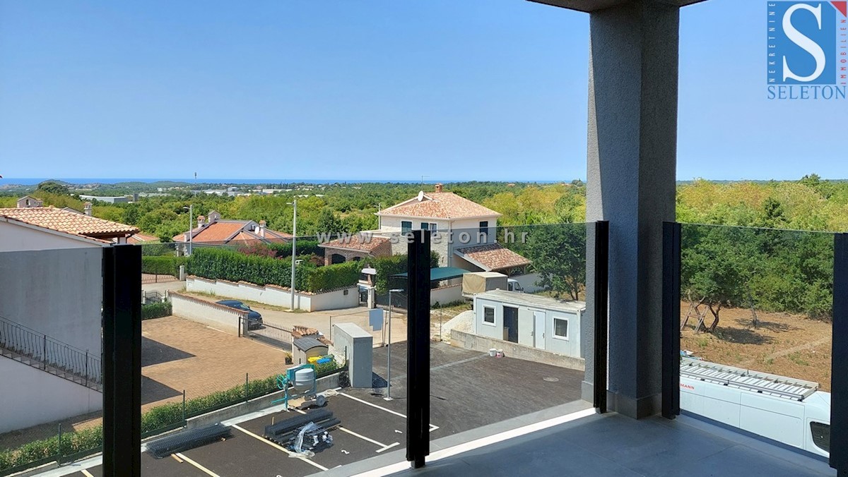 Nuovo appartamento nelle vicinanze di Parenzo di 82 m2 con vista sul mare