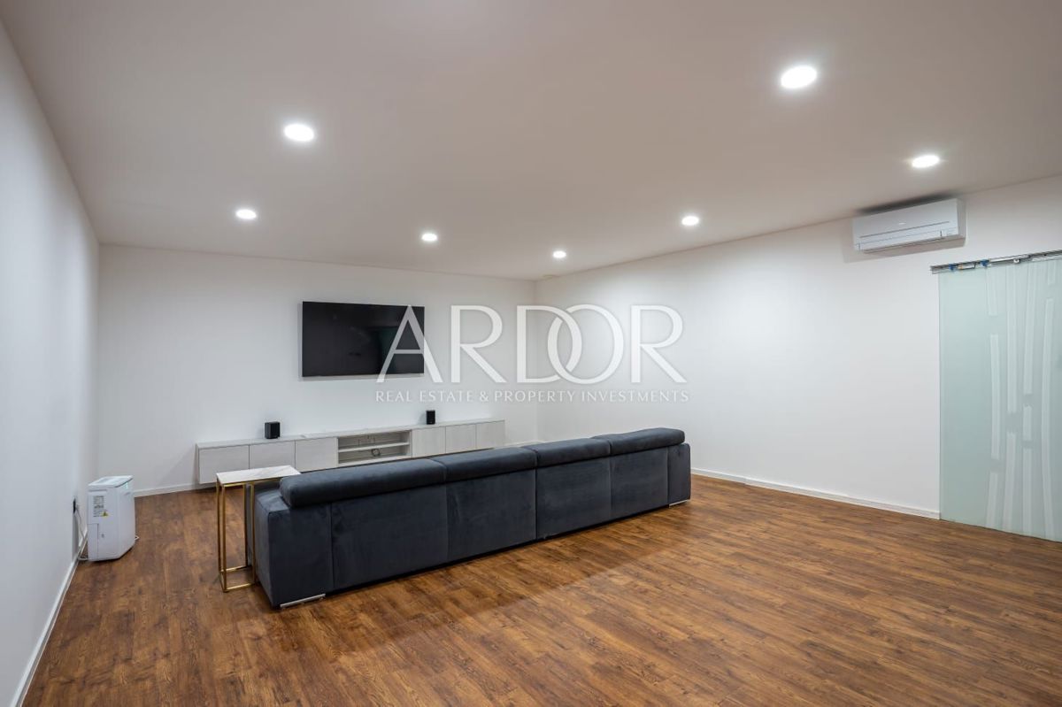 Casa Jadranovo, Crikvenica, 379,42m2