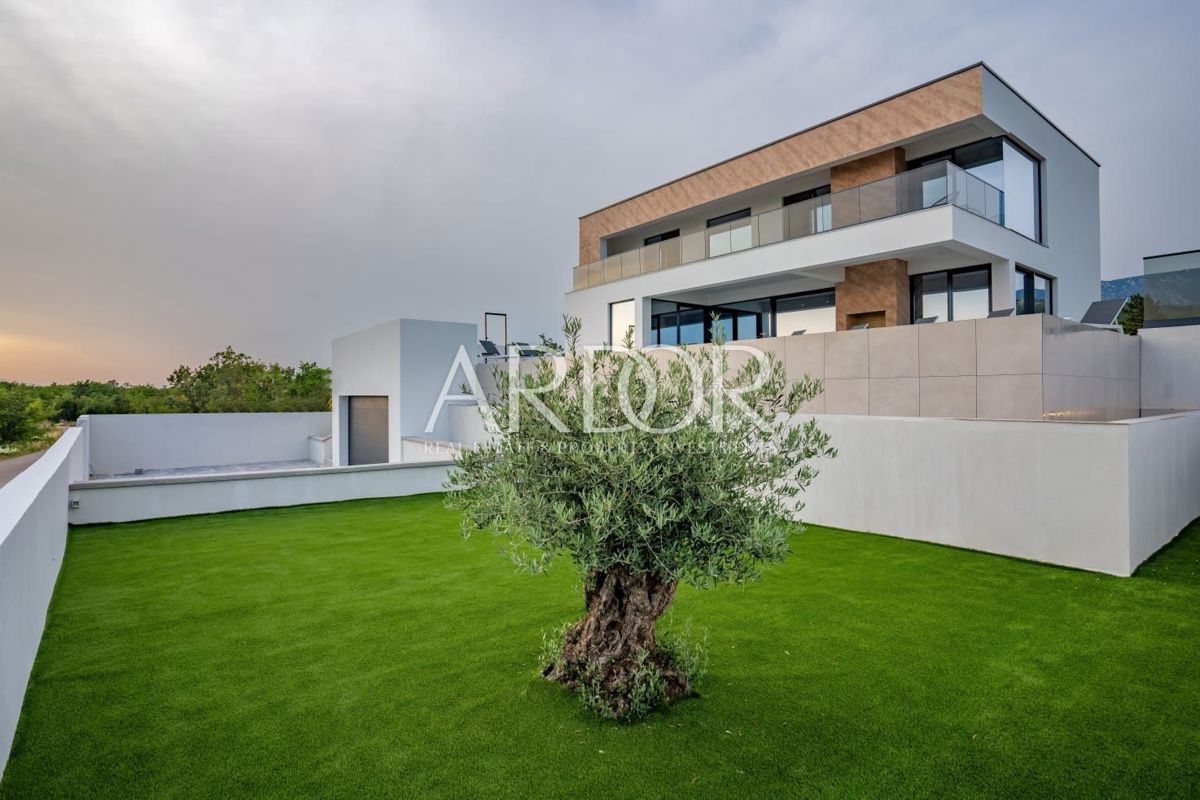 Casa Jadranovo, Crikvenica, 379,42m2