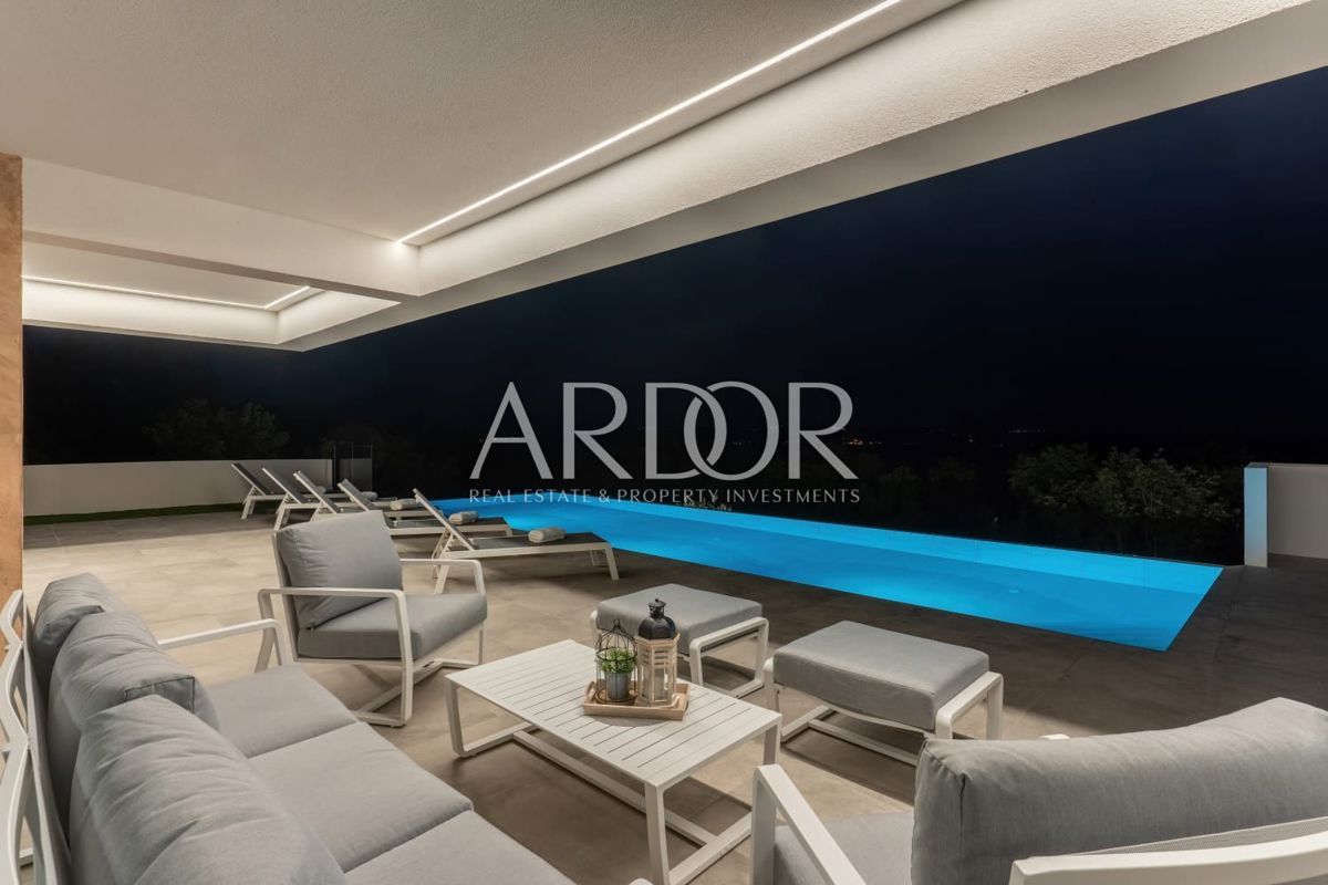 Casa Jadranovo, Crikvenica, 379,42m2