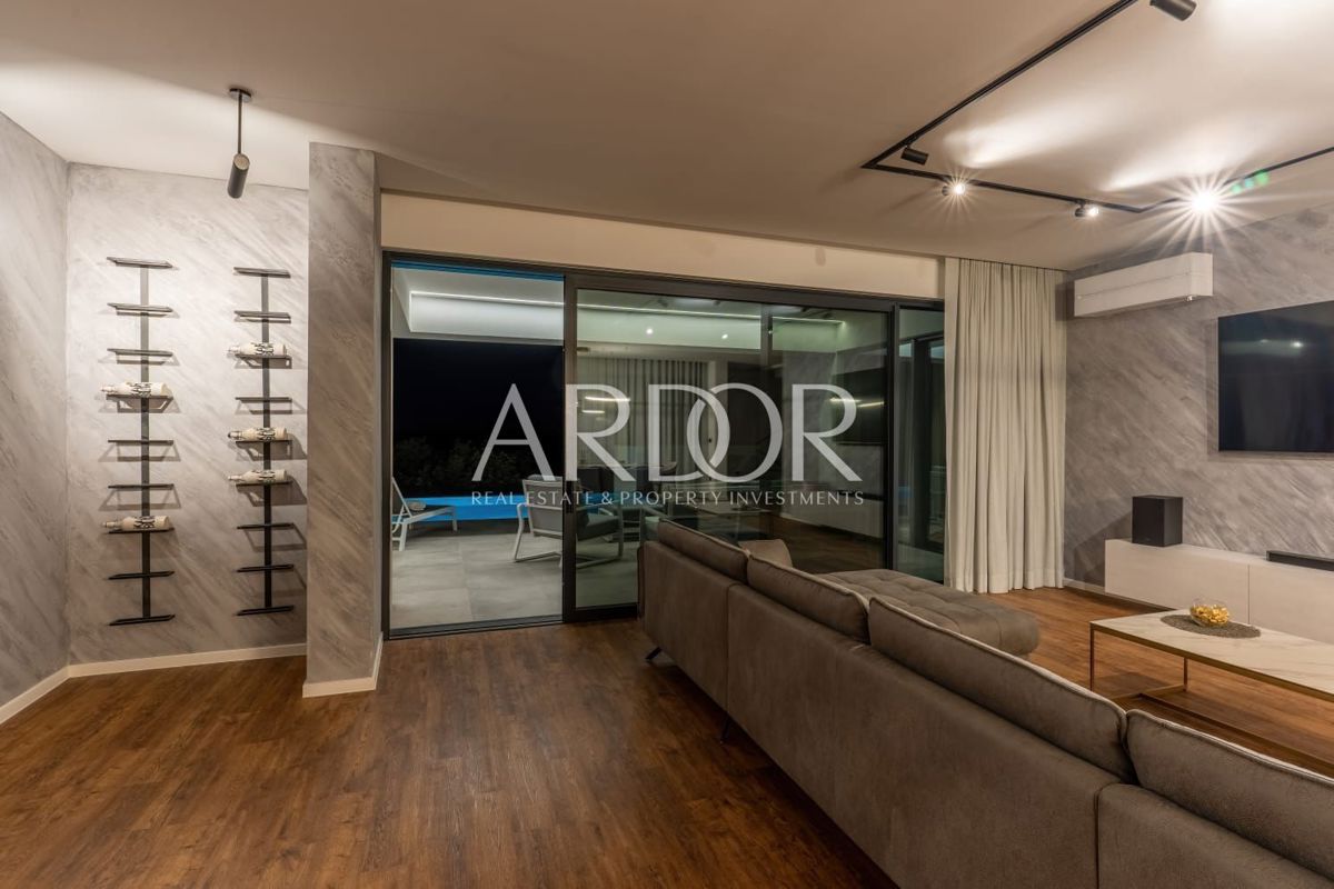 Casa Jadranovo, Crikvenica, 379,42m2