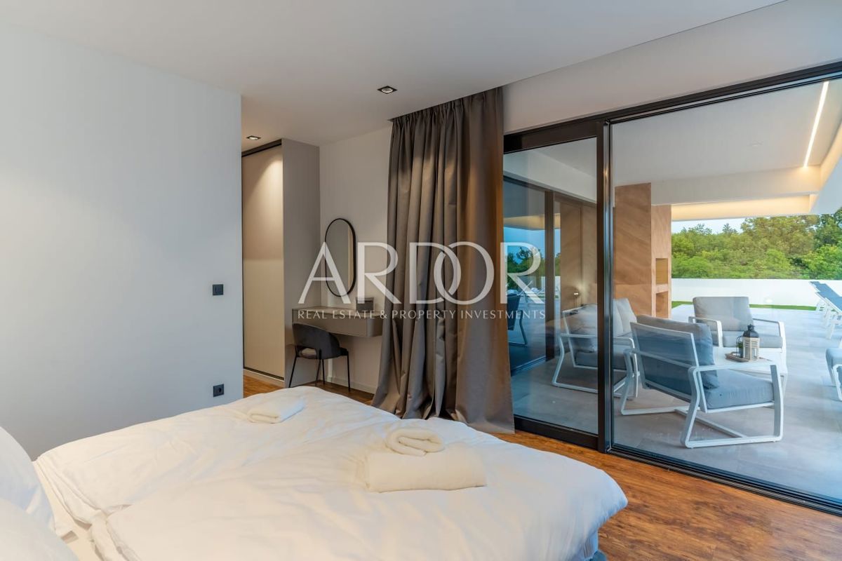 Casa Jadranovo, Crikvenica, 379,42m2