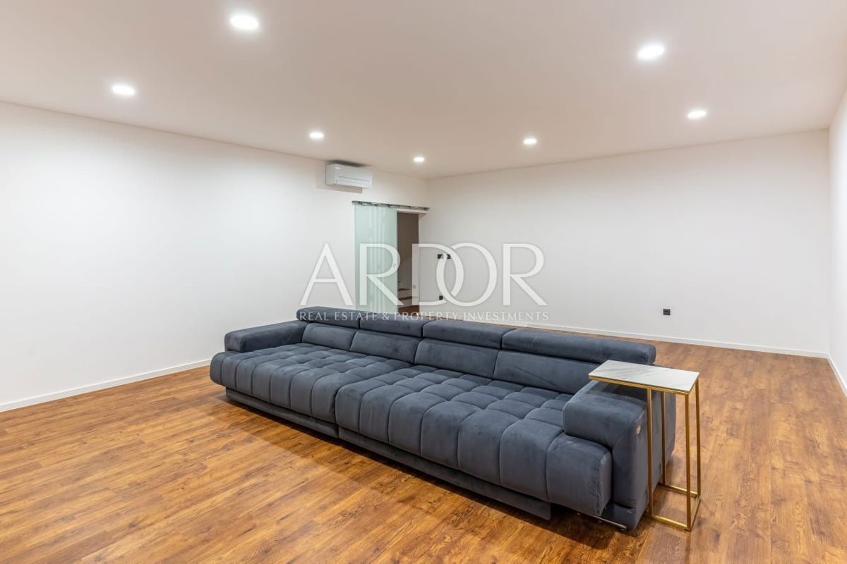 Casa Jadranovo, Crikvenica, 379,42m2