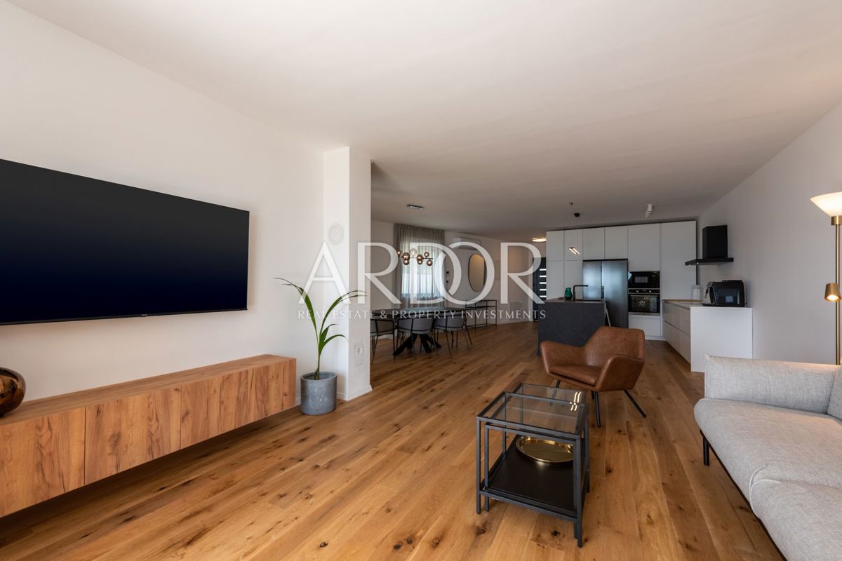 Appartamento Kostrena, 213m2