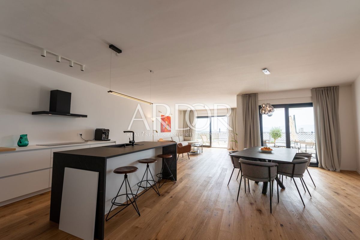 Appartamento Kostrena, 213m2