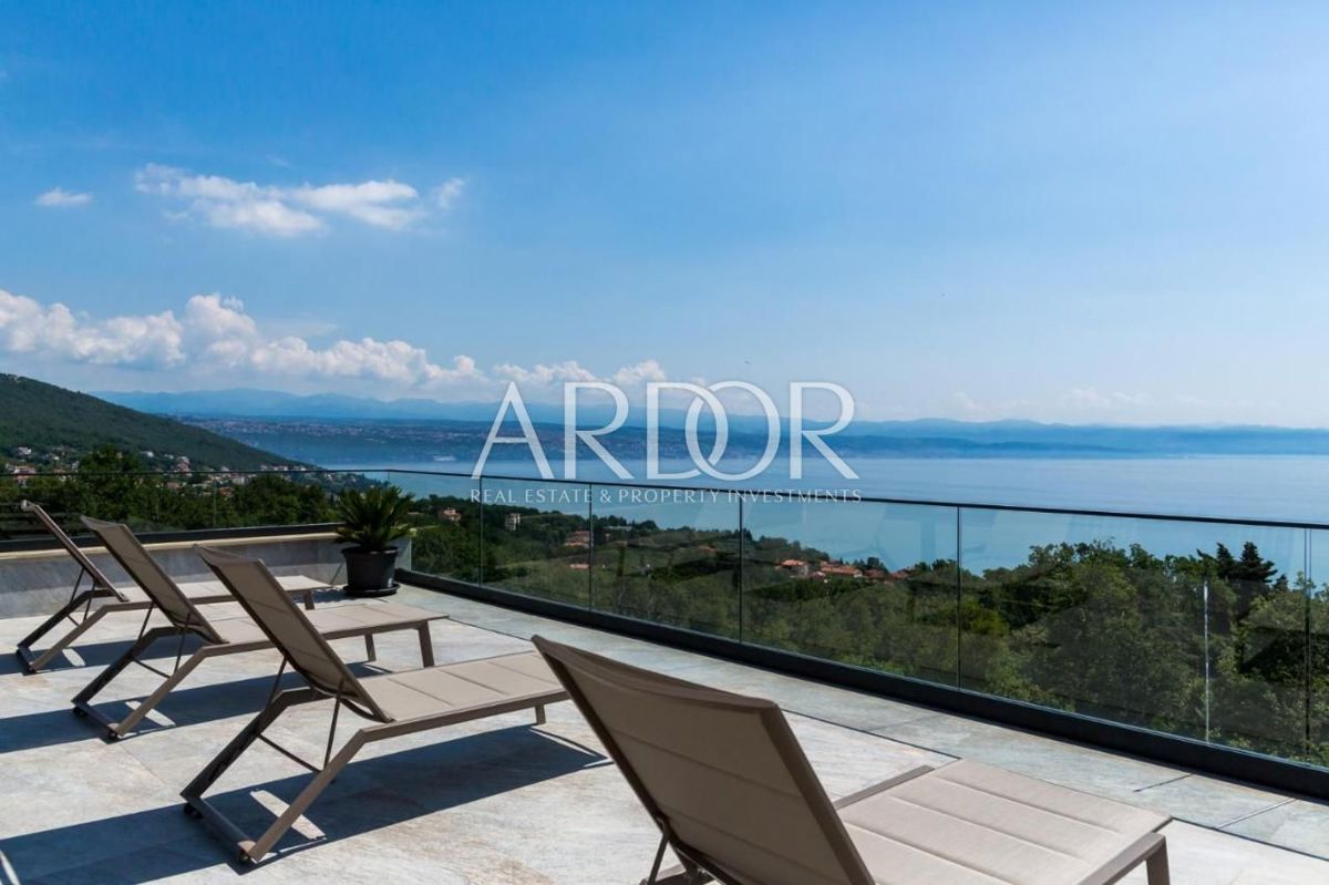 Villa Lovran, 307m2