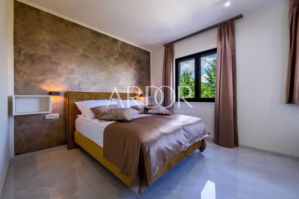 Villa Lovran, 307m2