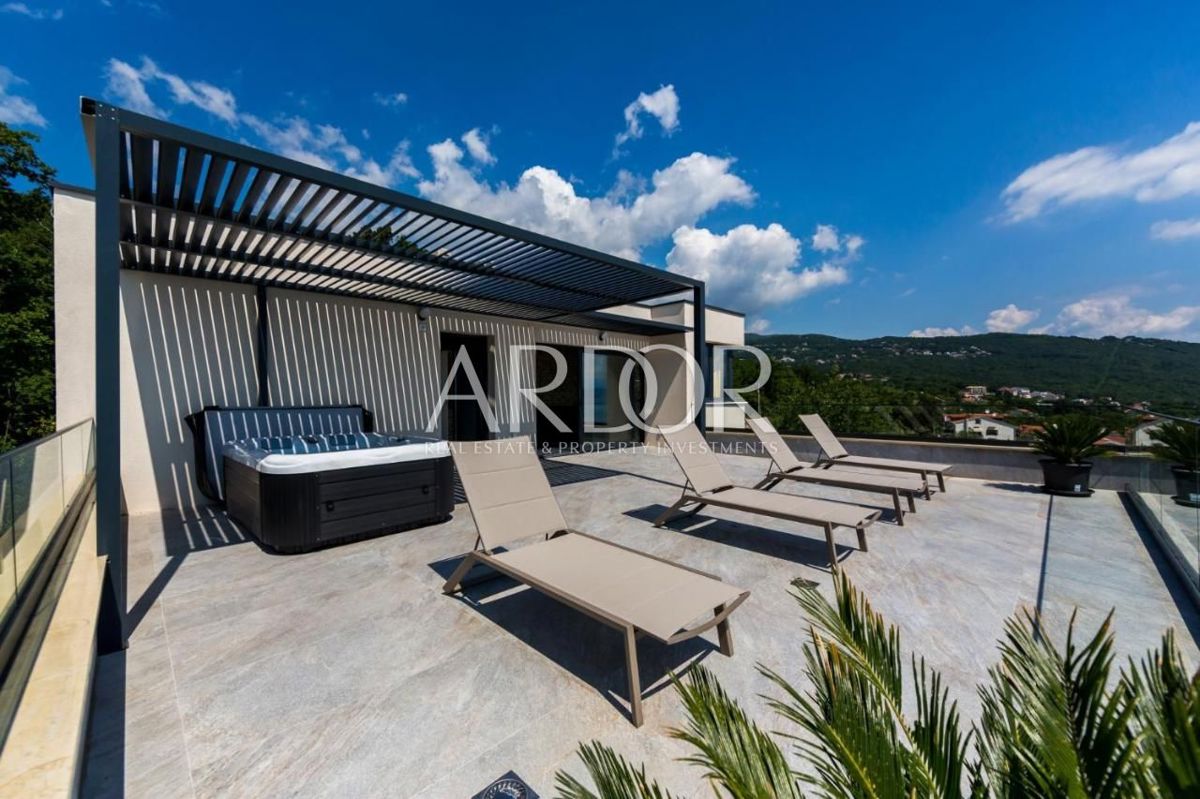 Villa Lovran, 307m2
