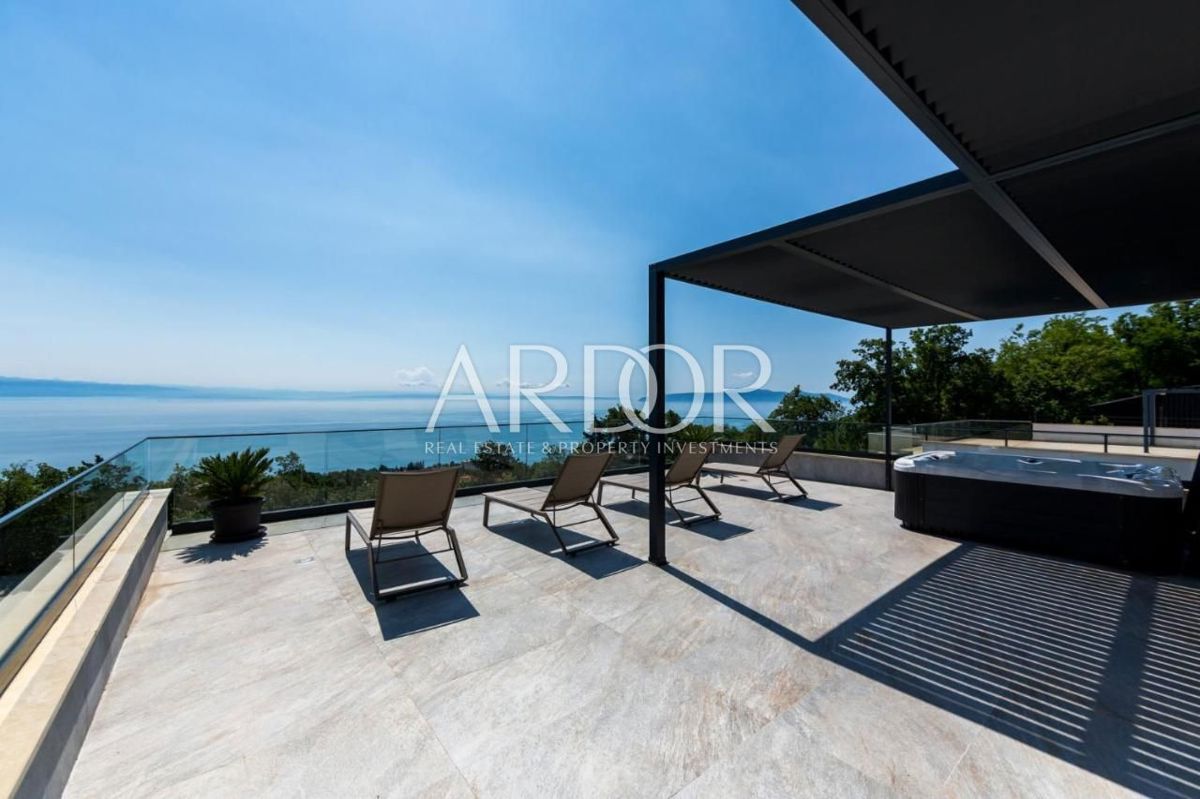 Villa Lovran, 307m2
