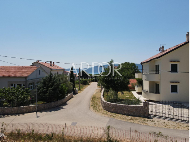 Terreno Pinezići, Krk, 1.000m2