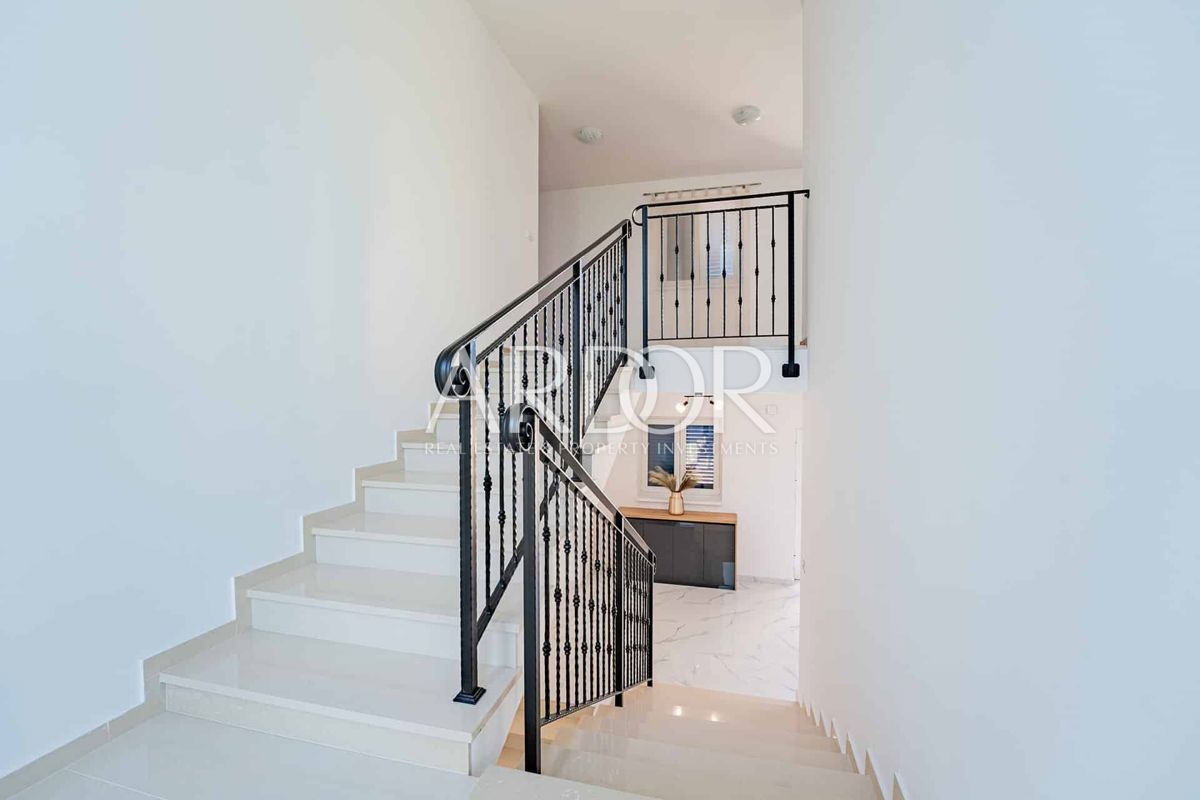 Casa Kras, Dobrinj, 300m2