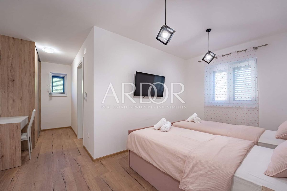 Casa Kras, Dobrinj, 300m2