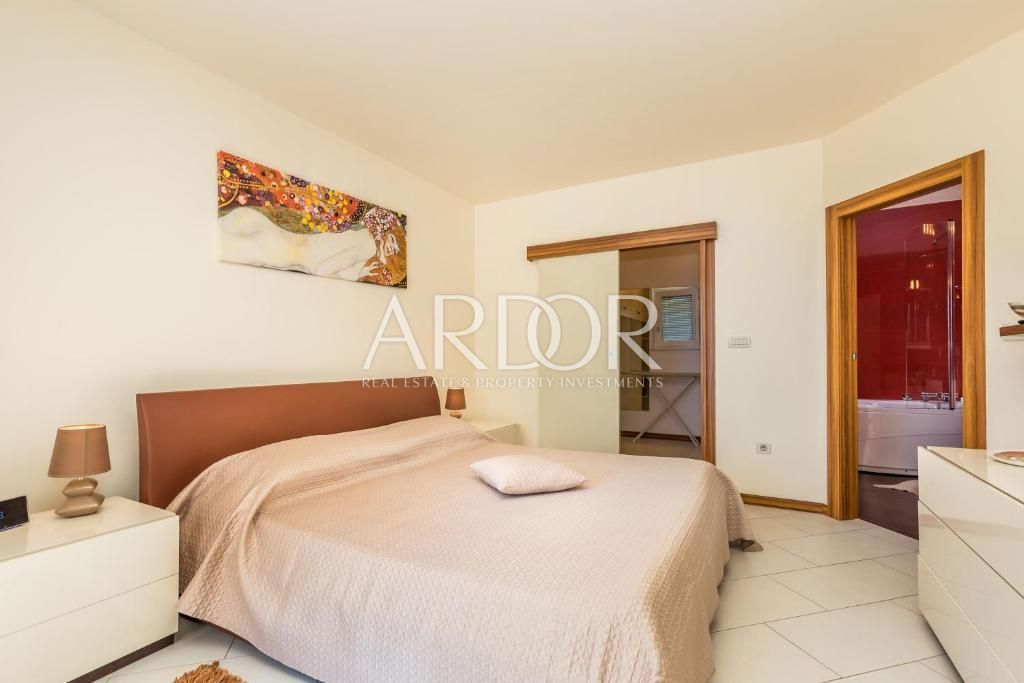 Appartamento Opatija - Centar, Opatija, 202m2