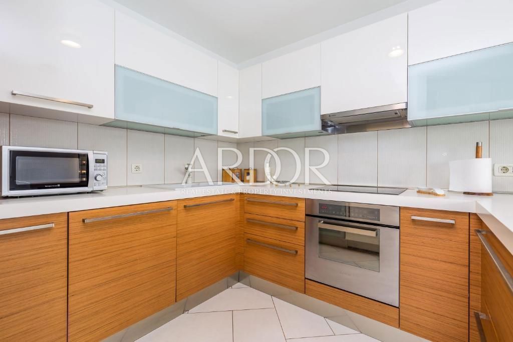 Appartamento Opatija - Centar, Opatija, 202m2