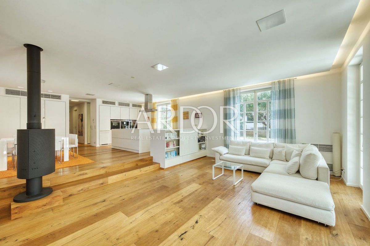 Villa Zadar, 210m2