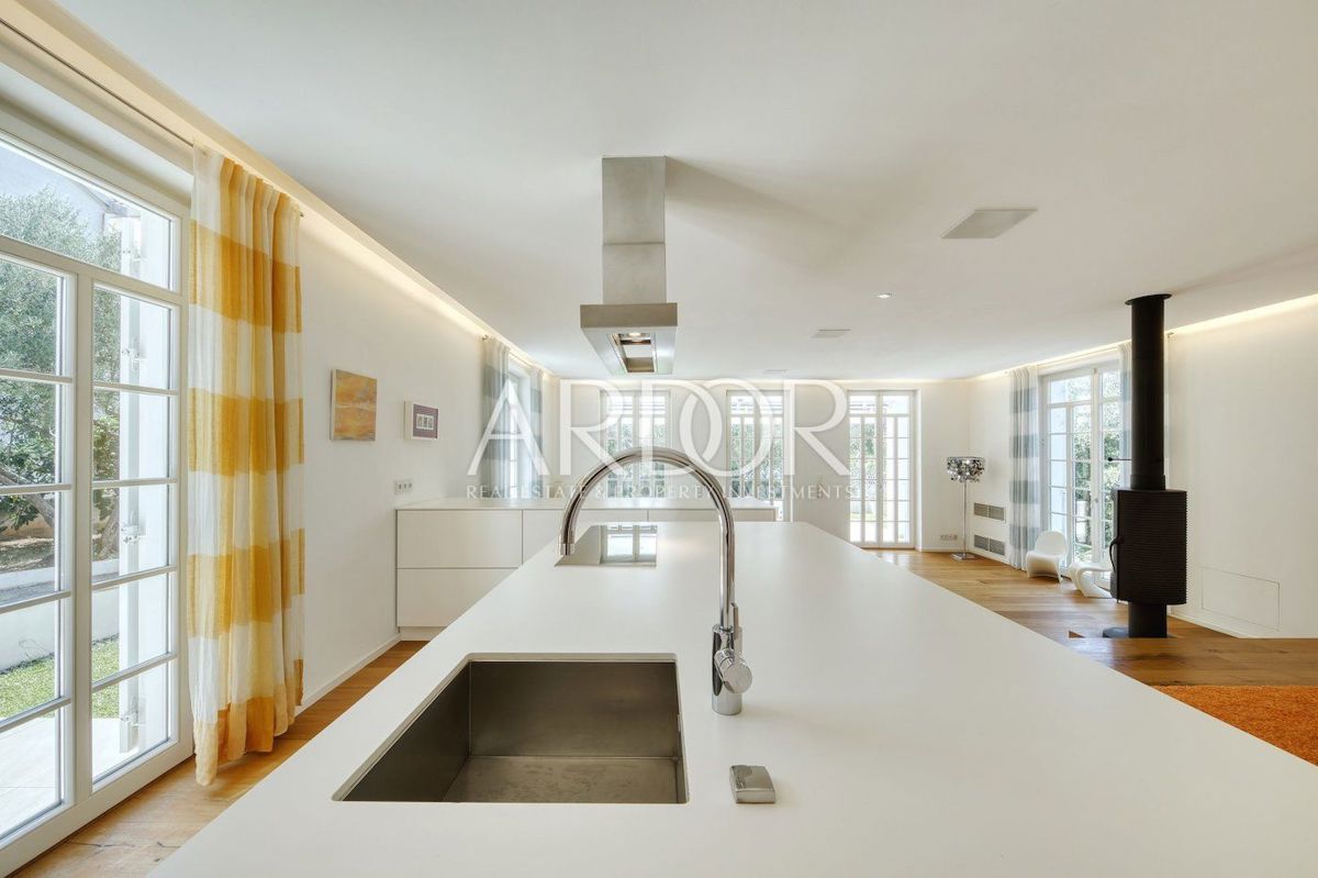 Villa Zadar, 210m2